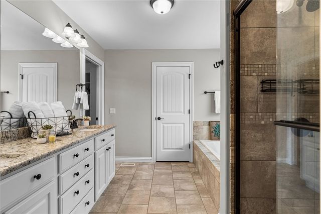 3 S Brent Lane, Bella Vista, AR 72714