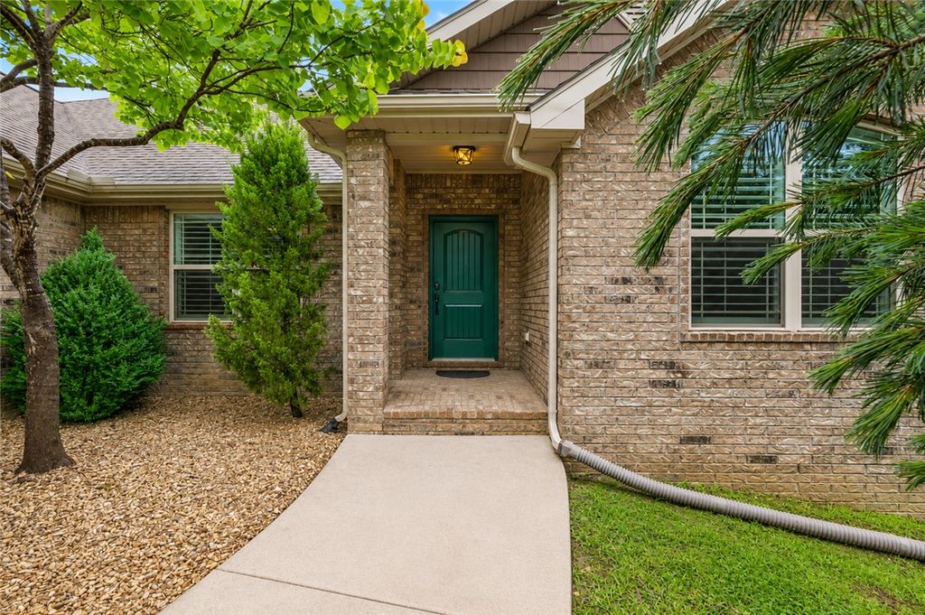 3 S Brent Lane, Bella Vista, AR 72714