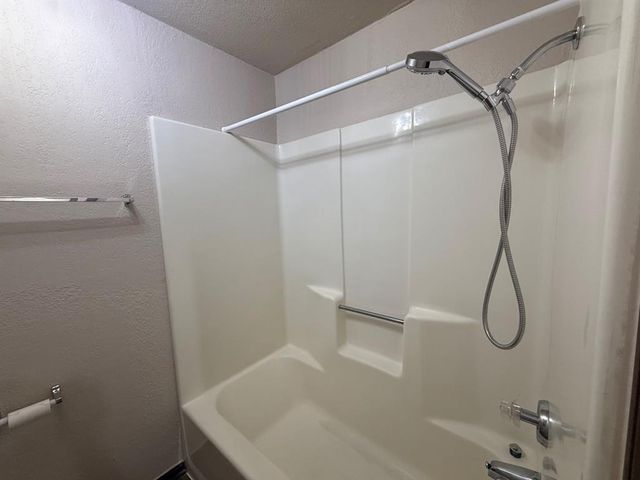 1015 Swan Lake Court, Edmond, OK 73003