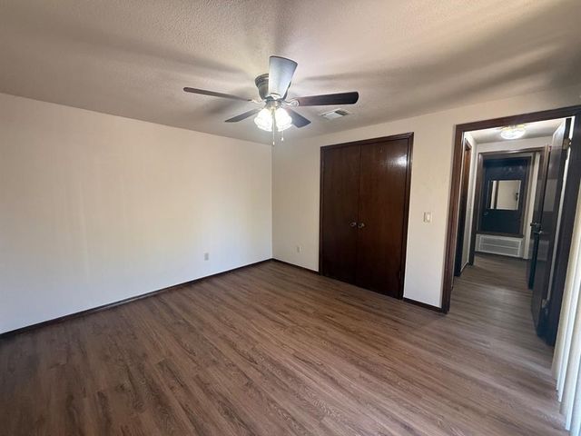 1015 Swan Lake Court, Edmond, OK 73003