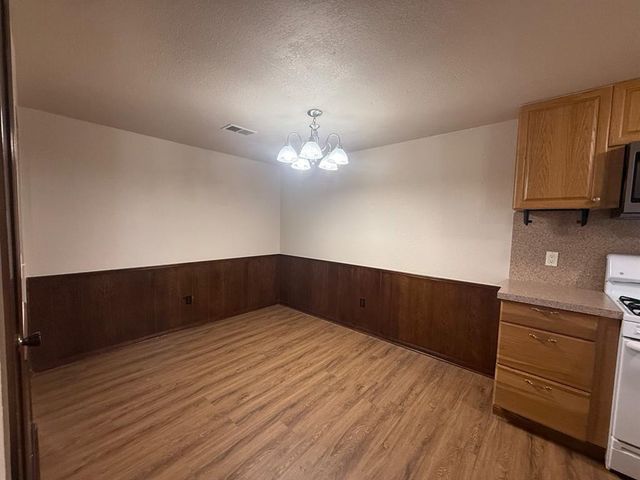 1015 Swan Lake Court, Edmond, OK 73003