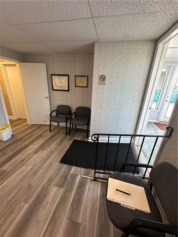 978 PERRY HIGHWAY, Ross Twp, PA 15237