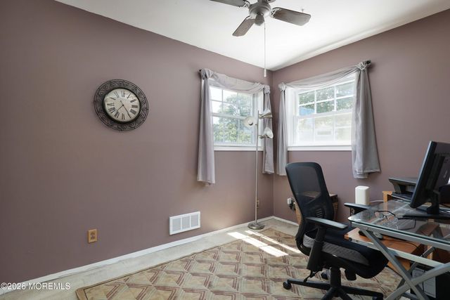 7 Parkview Drive, Hazlet, NJ 07730
