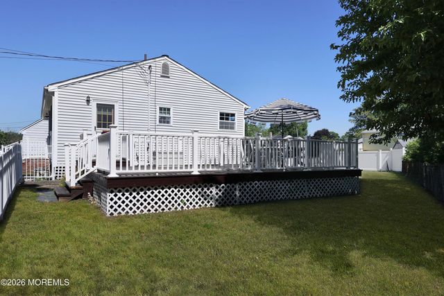 7 Parkview Drive, Hazlet, NJ 07730