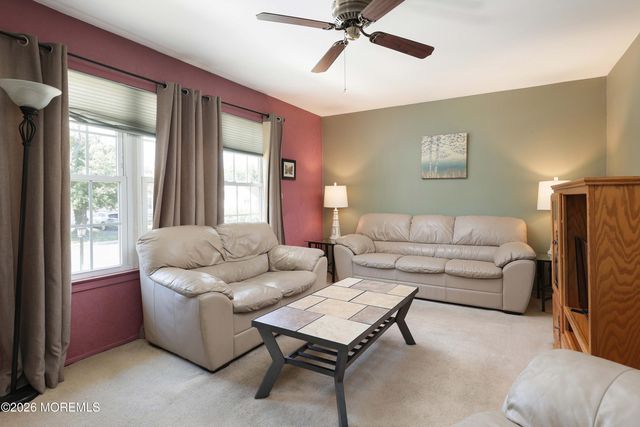 7 Parkview Drive, Hazlet, NJ 07730