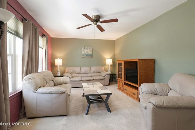 7 Parkview Drive, Hazlet, NJ 07730