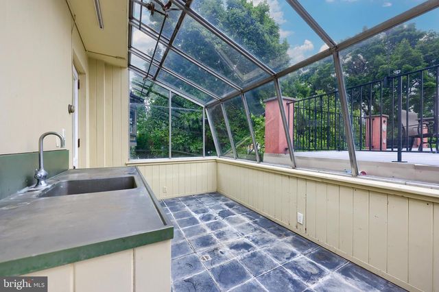 4 S 4TH ST, Lebanon, PA 17042