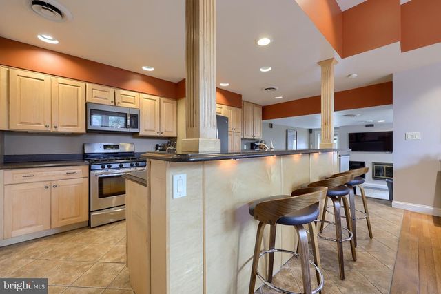 4 S 4TH ST, Lebanon, PA 17042