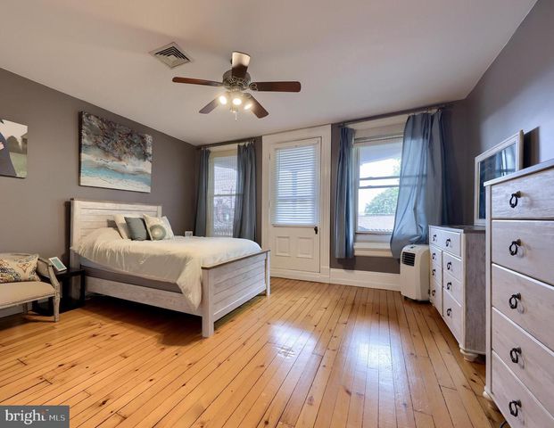 4 S 4TH ST, Lebanon, PA 17042