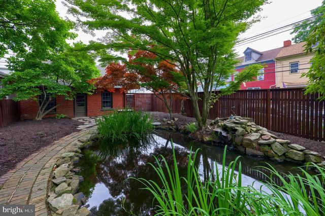 4 S 4TH ST, Lebanon, PA 17042