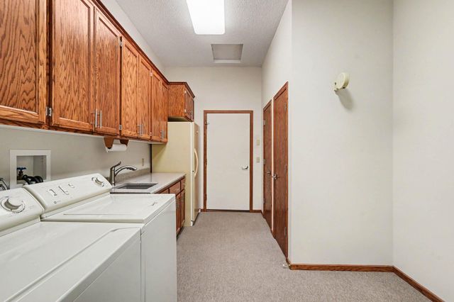 17703 Landmark Court, Lakeville, MN 55044