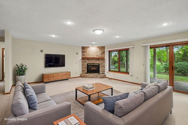 17703 Landmark Court, Lakeville, MN 55044