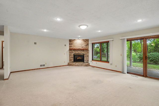 17703 Landmark Court, Lakeville, MN 55044
