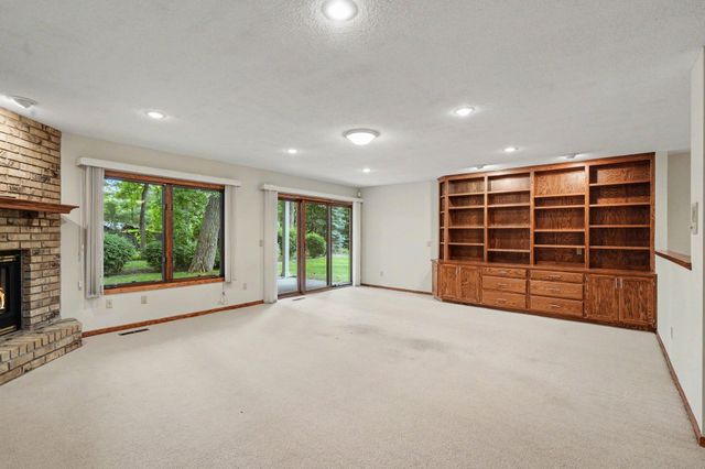 17703 Landmark Court, Lakeville, MN 55044