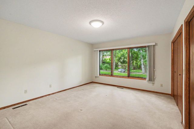 17703 Landmark Court, Lakeville, MN 55044