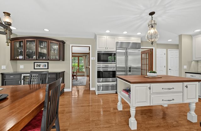 149 Timber Edge Lane, Palos Park, IL 60464