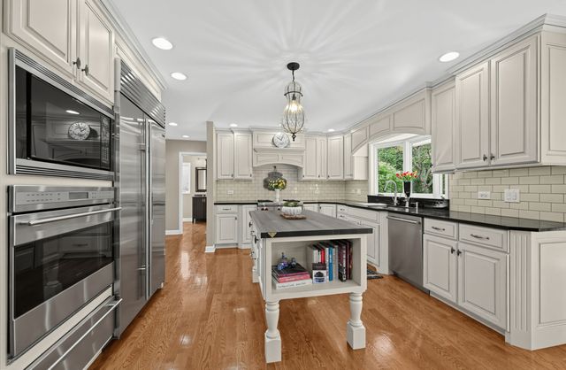 149 Timber Edge Lane, Palos Park, IL 60464