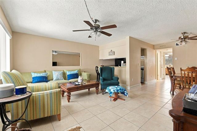 2525 W BAY DRIVE A22, Belleair Bluffs, FL 33770
