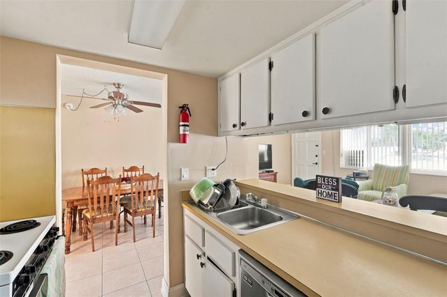 2525 W BAY DRIVE A22, Belleair Bluffs, FL 33770