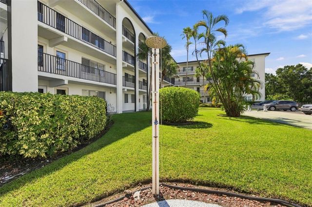 2525 W BAY DRIVE A22, Belleair Bluffs, FL 33770