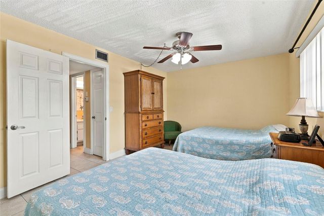2525 W BAY DRIVE A22, Belleair Bluffs, FL 33770