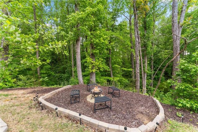 519 Magnolia Drive, Dawsonville, GA 30534