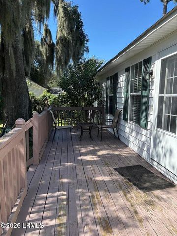 5 Wateree Court, Beaufort, SC 29902