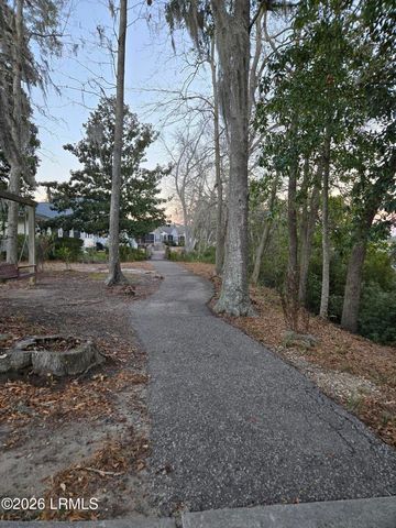 5 Wateree Court, Beaufort, SC 29902