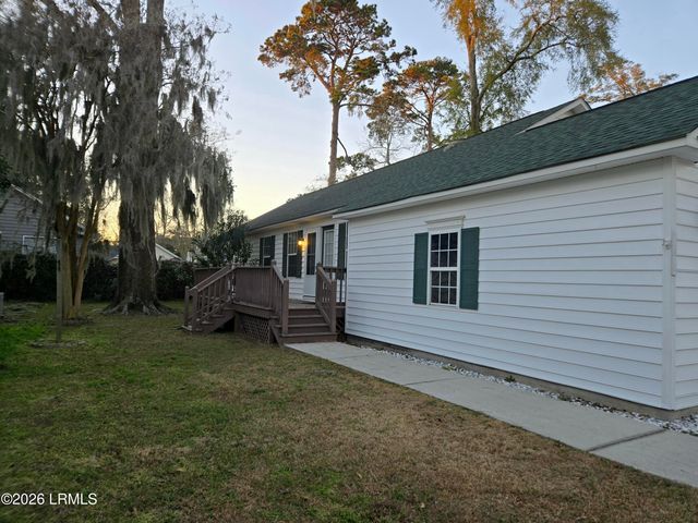 5 Wateree Court, Beaufort, SC 29902