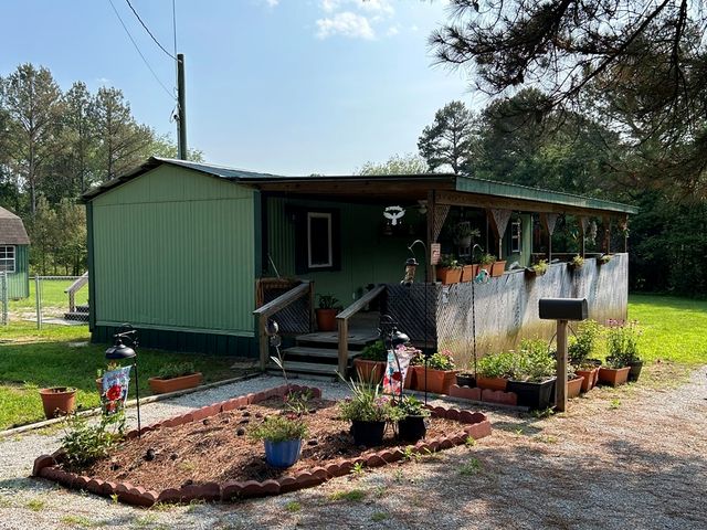 1135 Old Homestead Rd, Big Sandy, TN 38221