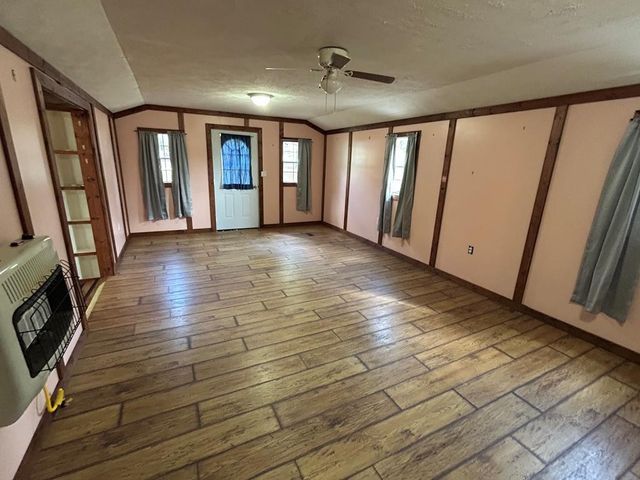 1135 Old Homestead Rd, Big Sandy, TN 38221