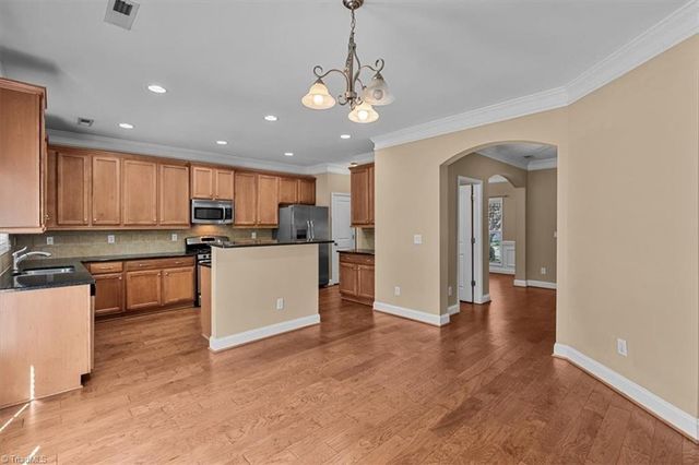 289 Water Lily Circle, Winston-salem, NC 27107