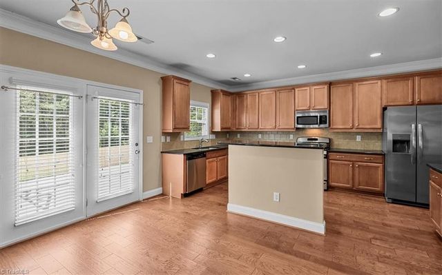 289 Water Lily Circle, Winston-salem, NC 27107