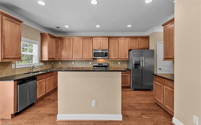 289 Water Lily Circle, Winston-salem, NC 27107