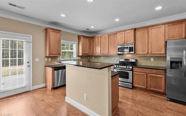 289 Water Lily Circle, Winston-salem, NC 27107