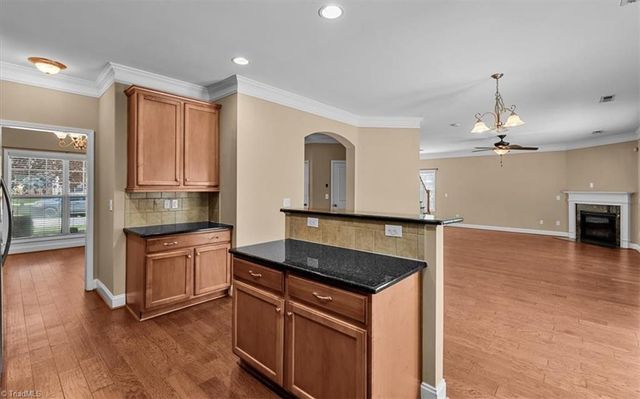 289 Water Lily Circle, Winston-salem, NC 27107