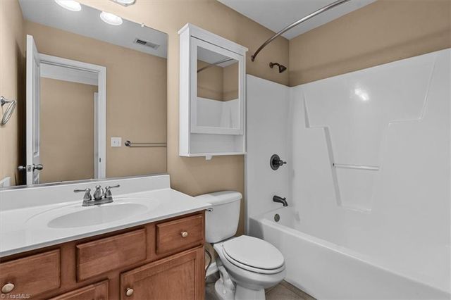 289 Water Lily Circle, Winston-salem, NC 27107