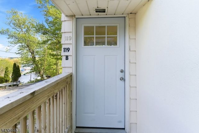 119 Lakeside Blvd, Hopatcong Boro, NJ 07843