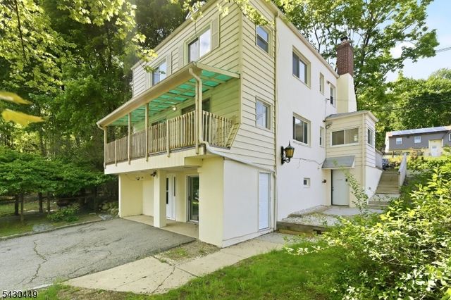 119 Lakeside Blvd, Hopatcong Boro, NJ 07843