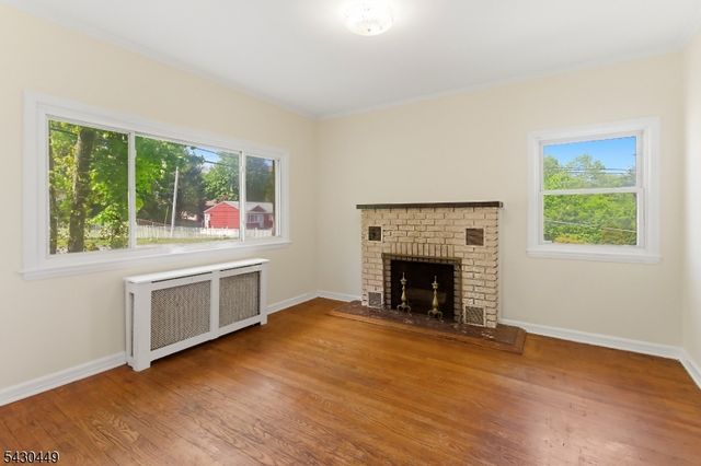 119 Lakeside Blvd, Hopatcong Boro, NJ 07843