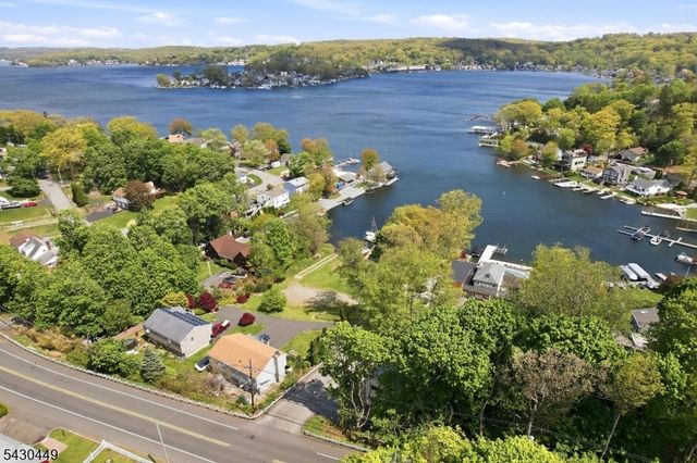 119 Lakeside Blvd, Hopatcong Boro, NJ 07843