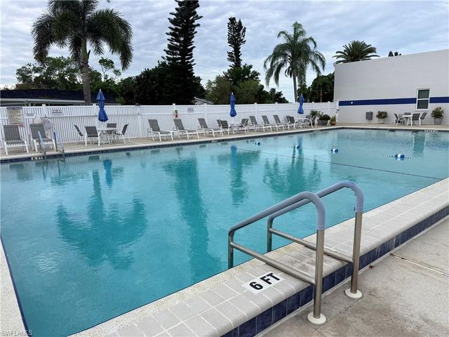 6844 Sandtrap DR 2, Fort Myers, FL 33919
