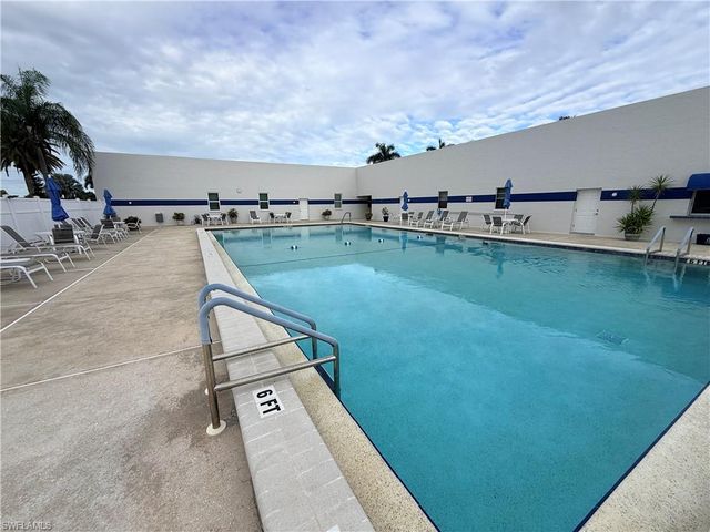 6844 Sandtrap DR 2, Fort Myers, FL 33919