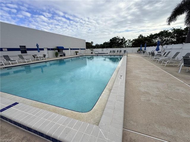 6844 Sandtrap DR 2, Fort Myers, FL 33919
