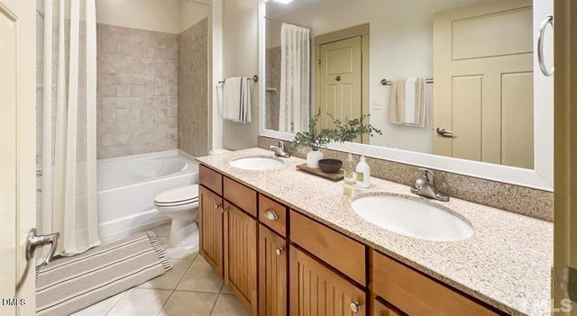 300 Cosgrove Avenue B6, Chapel Hill, NC 27514