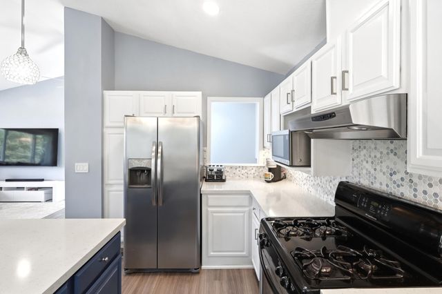 1136 Westbury Circle, Eagan, MN 55123