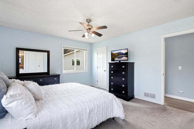 1136 Westbury Circle, Eagan, MN 55123