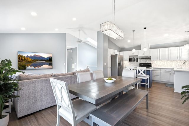 1136 Westbury Circle, Eagan, MN 55123
