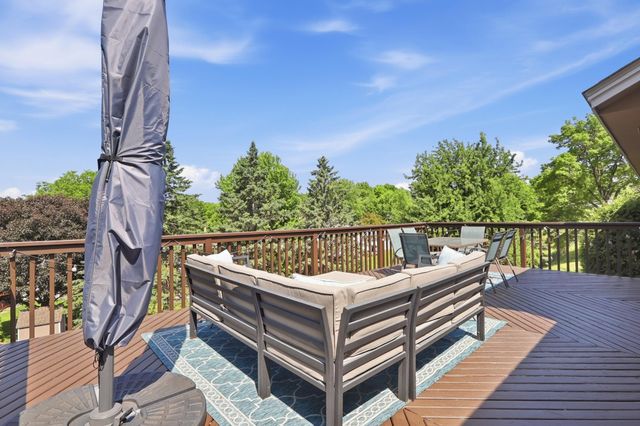 1136 Westbury Circle, Eagan, MN 55123