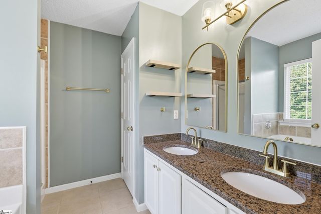 2 Callawassie Court, Simpsonville, SC 29681